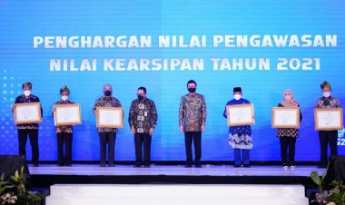 Hari Kearsipan ke-51, Pemprov Riau Raih Dua Penghargaan