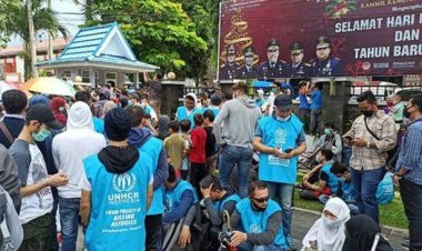 Seratusan Pengungsi Afghanistan Minta Dipindahkan ke Negara ketiga