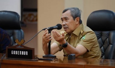 Gubernur Riau Minta Menpan RB Naikkan Status Guru Honor Jadi PPPK