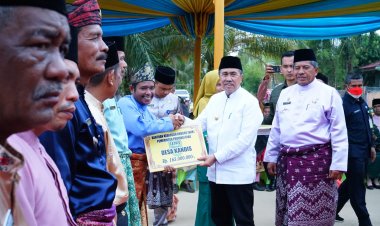 BUMKam dan Pemerintah Kampung di Siak Terima Bankeu Khusus dari Pemprov Riau