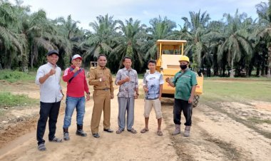 PT SAI Jalankan CSR, Meningkatkan Jalan Poros Hingga Pembangunan di Desa Sangkir Indah