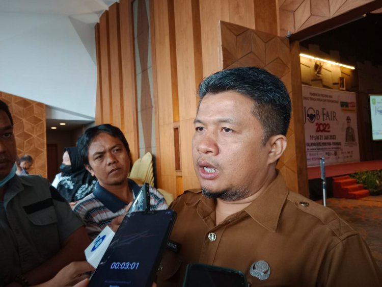 Tingginya Minat Pencaker, Disnakertrans Riau Akan Buat Layanan Informasi Pasar Kerja