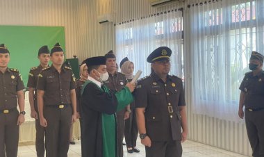 Kajari Inhu Lantik Galih Azis sebagai Kasi Datun