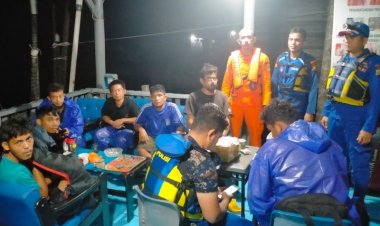 Kapal Mengalami Kebocoran di Perairan Meranti, 9 ABK Selamat