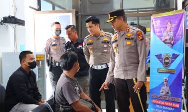 Kapolres Inhu Minta Petugas Pelayanan Pengurusan SIM tak Persulit Masyarakat