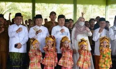 Hadiri Penyerahan BKK di Inhu, Ketua DPRD Riau Berharap Bantuan Dimanfaatkan Maksimal