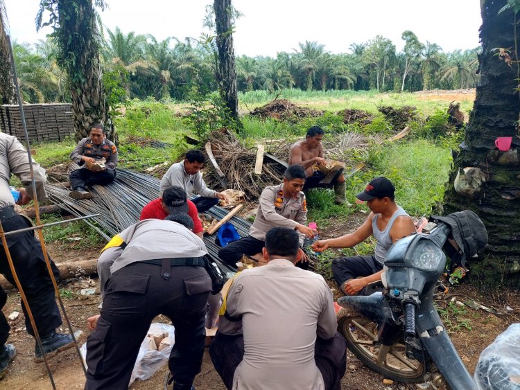 Polsek Rambah Hilir Goro Bersama Warga di Pesantren Wahid Ibnu Hasyim PCNU