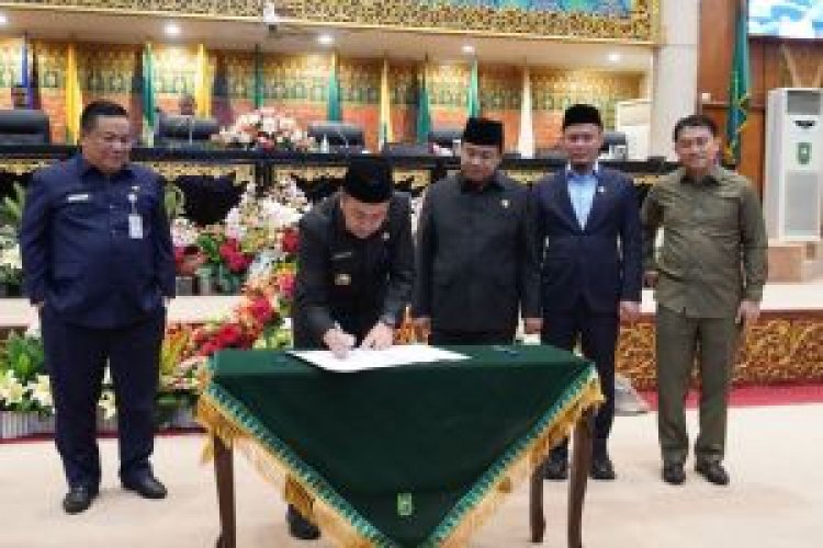 Gelar Rapat Paripurna, APBD Riau 2023 Sah Rp9,83 Triliun