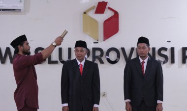 Ketua Bawaslu RI Lantik PAW Bawaslu Riau dan PAW Bawaslu Pelalawan