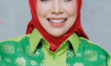 Maju DPD RI, Mimi Lutmila Serahkan Syarat Minimal Dukungan ke KPU Riau