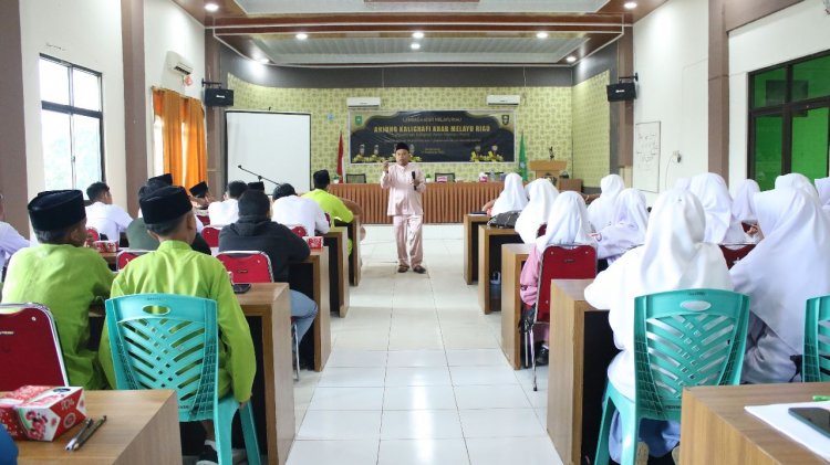 Belajar Syair Hingga Pantun dengan LAMR, Siswa di Riau Mengaku Beruntung