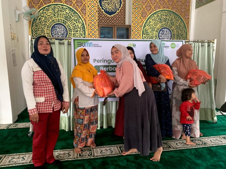 Sambut Hari Ibu Nasional, PT Pegadaian Syariah Cabang Ahmad Yani Bersama IZI Riau Gelar Berbagi Sembako Bagi Ibu-Ibu Dhuafa