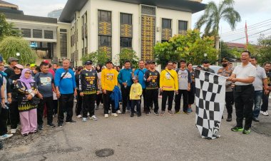 Bertabur Hadiah, Senam dan Jalan Sehat Peringatan HPN di Pekanbaru Sukses