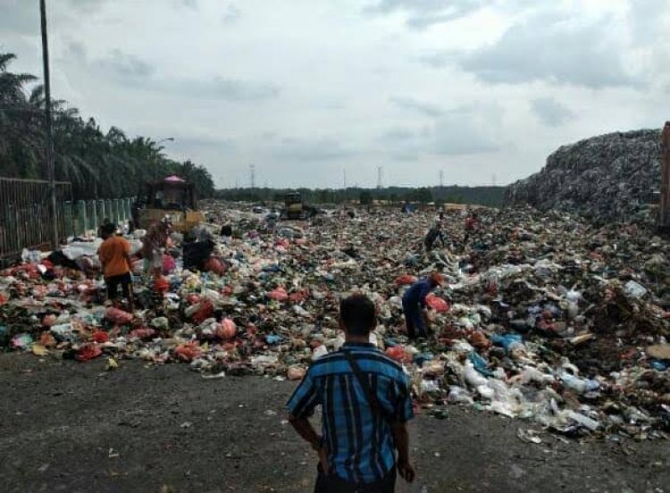 Sanksi Tipiring Warga Pekanbaru Buang Sampah Sembarangan Segera Diterapkan