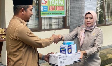Haswinda Reses di Kampar Utara, Serahkan Bantuan Penerangan Lampu Jalan