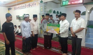 Baznas Rohul Salurkan Zakat Rp251,9 Juta di Kecamatan Tambusai 