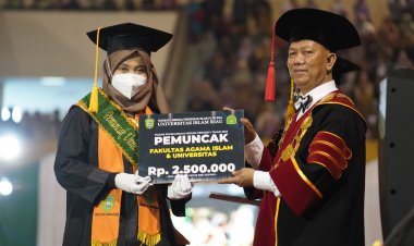 Wisuda UIR Periode III 2023 Lantik 1.505 Lulusan, Rektor UIR Akui Capaian Internasional Berkat Dukungan Seluruh Pihak