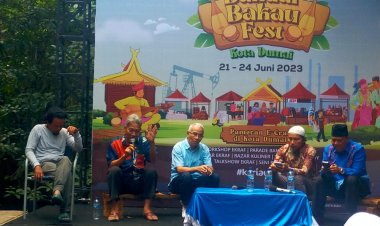 Diskusi Ilmiah di Bandar Bakau Tuk Wis, Peran Kolaboratif Menjaga Kelestarian Urban Mangrove Kota Dumai