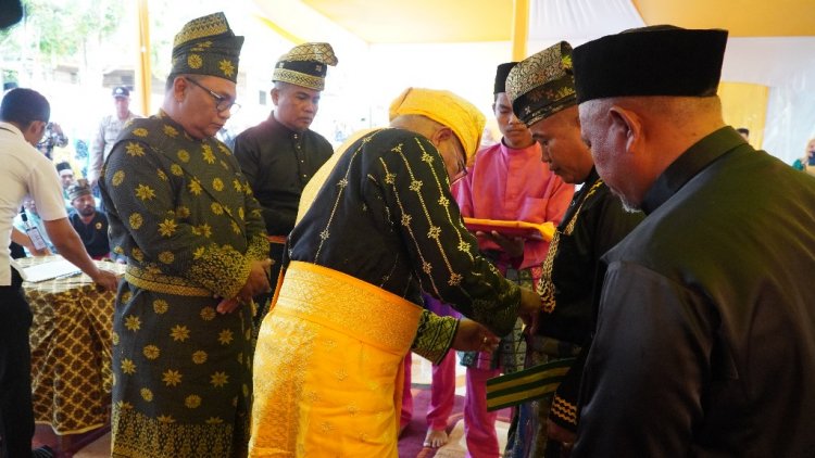 Dr H Griven H Putra Dinobatkan Sebagai Datuk Sati Diraja Rantau Baru, Bergantung Asa Untuk Kemajuan Masyarakat Adat