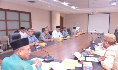 Komisi III Diskusi bersama DPMPTSP Riau Bahas Peningkatan Pelayanan Masyarakat Melalui Aplikasi