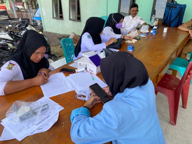 Gandeng Puskesmas Gunung Bungsu, Pemdes Koto Tuo Cek Gula Darah Warga Secara Gratis