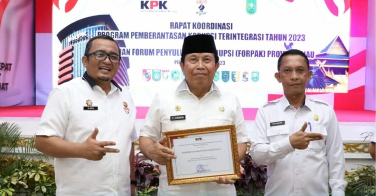 Bupati Rohul Terima Penghargaan Indeks SPI dari KPK RI Kedua Kalinya