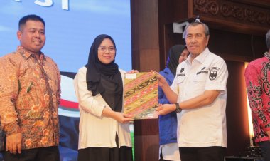 Regitha Nur Azizah, Langganan Juara Bahasa Inggris yang Raih Beasiswa Prestasi PHR