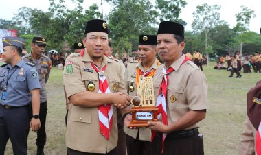 Husni Merza Jadi Pembina Upacara Pada Hari Pramuka ke-62 Tingkat Kabupaten Siak 