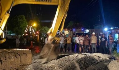 Dinas PUPR Riau Siagakan Alat Berat Untuk Antispasi Longsor dan Tanah Amblas