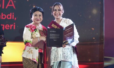 Humas Pegadaian Raih Penghargaan Top 50 Kartini Humas Indonesia