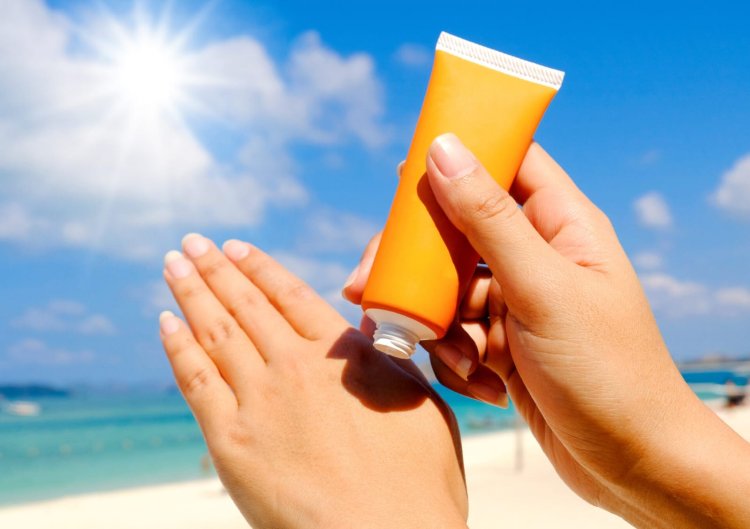 Wajib Dipakai, 5 Manfaat Sunscreen bagi Kesehatan Kulit