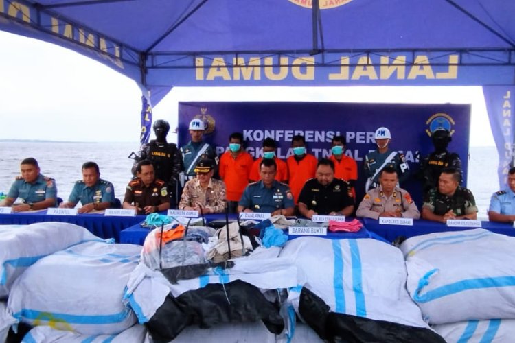 Lanal Dumai Amankan 700 Koli Pakaian Bekas dari Malaysia tak Dilengkapi Dokumen Kepabeanan
