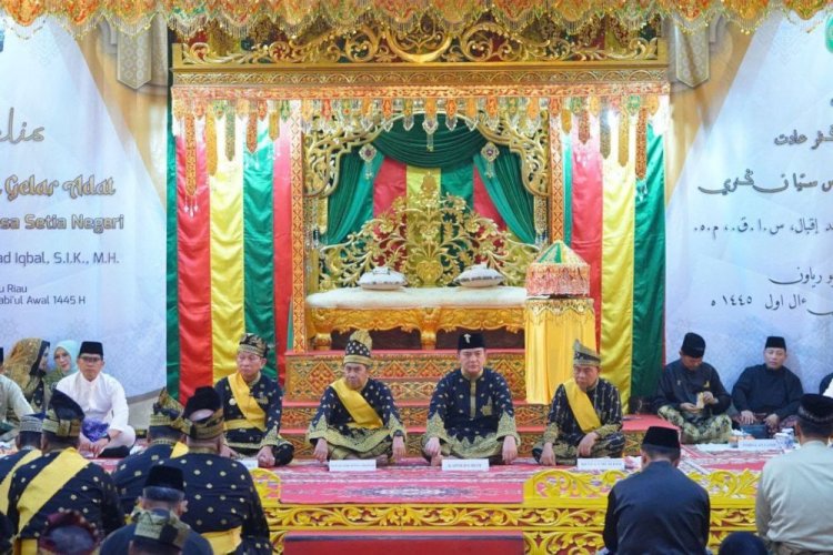 Kapolda Riau Irjen Pol Muhammad Iqbal Diberi Gelar Datuk Seri Jaya Perkasa Setia Negeri, Ini Maknanya