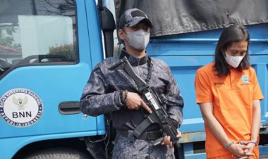 BNNP Riau Tangkap RS yang Coba Selundupkan Ganja Kering 1.107,9 Gram dari Bandara SSK II Pekanbaru