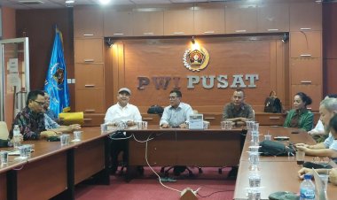 Ketua Umum PWI Pusat Hendry Ch Bangun Minta Seluruh Pengurus PWI Patuhi PD PRT, KEJ dan KPW