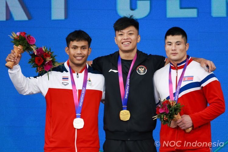 Lifter Indonesia Rahmat Erwin Abdullah Raih Medali Emas Kelima ...