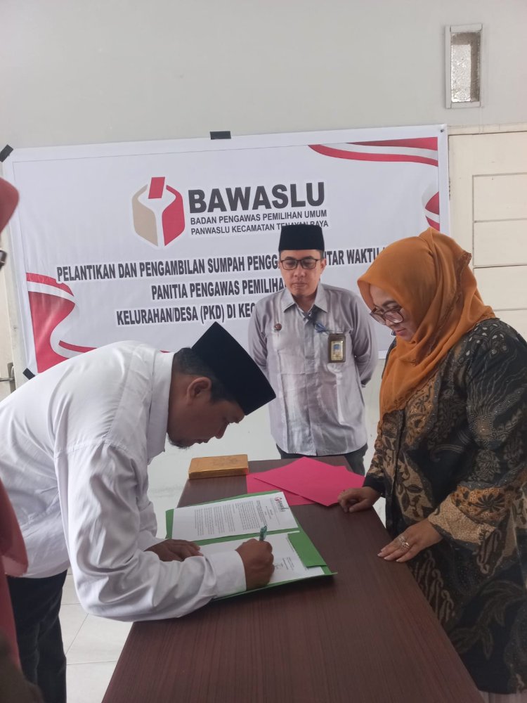 Panwaslu Tenayan Raya Lantik PAW PKD Industri Tenayan