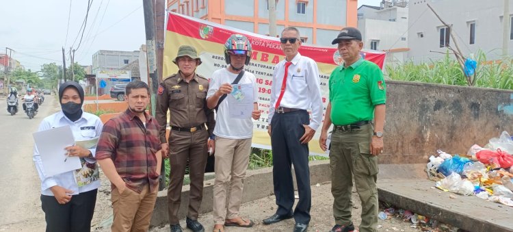 Patroli ke Sejumlah Jalan Protokol di Pekanbaru, Satgas Tindak Warga yang Buang Sampah Sembarangan