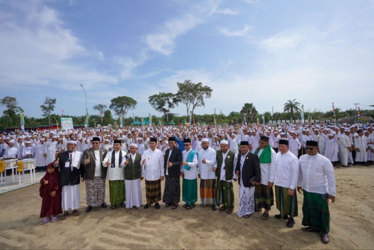 Dihadiri Gubri Syamsuar, 6.200 Anak Ikuti Perayaan Hari Santri Nasional 2023 di Pondok Pesantren Bidayatul Hidayah Rohil