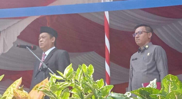 Wakil Ketua DPRD Inhil Bacakan Teks Proklamasi di Upacara Peringatan HUT RI ke-78