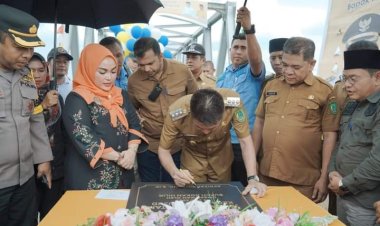 Afrizal Sintong Resmikan Jembatan Air Hitam Pujud