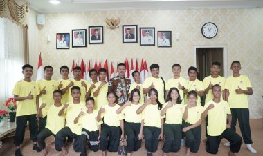 Bupati Rohil Lepas Atlet Wushu Ikuti Selekda Pekan Olahraga Wilayah Riau