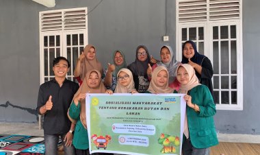 Lima Mahasiswa Fakultas Hukum UMRI Sosialisasi Karhutla di Desa Muara Mahat Baru