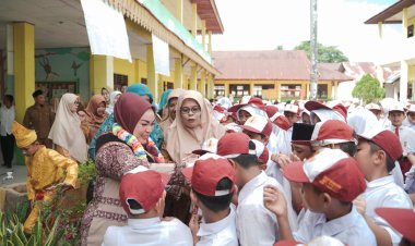 Bunda PAUD Rohil Kunjungi Sekolah Sukseskan Program Penguatan Transisi PAUD ke-SD yang Menyenangkan
