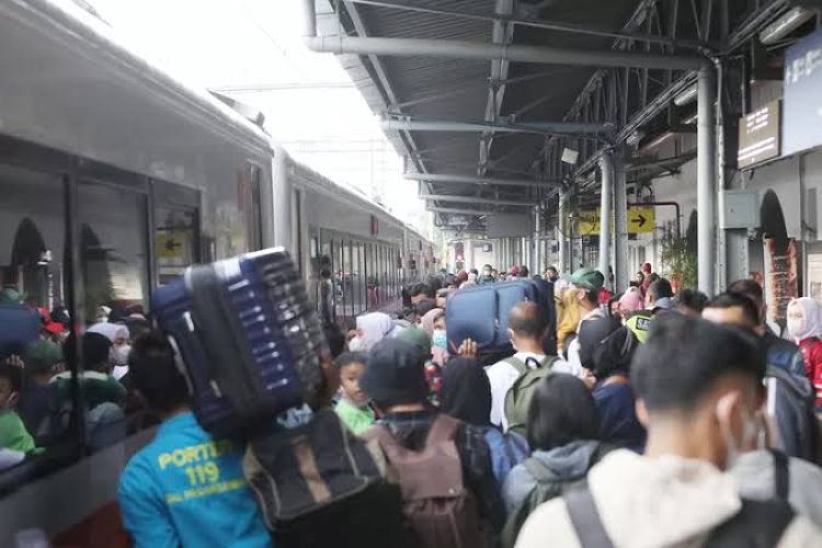 Kemenhub Prediksi Puncak Arus Mudik dan Balik Libur Nataru 2024