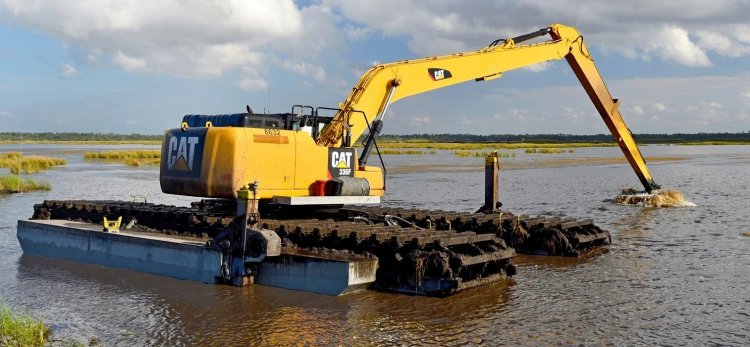 Diperkirakan Tiba Sebelum Akhir Desember, Excavator Amfibi Dinas PUPR Pekanbaru akan Keruk Sungai Sail Tahun Depan