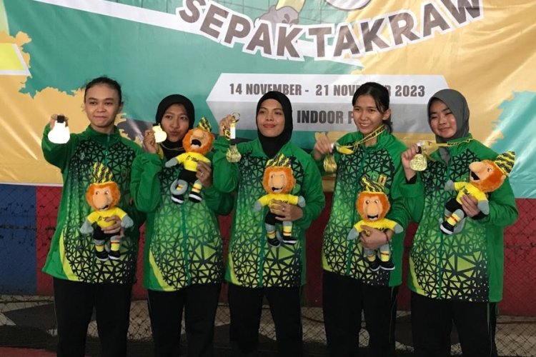 Empat Mahasiswa Unilak Riau Raih Medali Emas Cabor Sepak Takraw Beregu Putri di Pomnas XVIII Kalsel