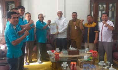 Terima SK Tuan Rumah Porprov XI Tahun 2026, Wali Kota Dumai Tancap Gas Percepat Sarana Prasarana Olahraga