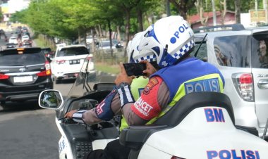 Satlantas Polresta Pekanbaru Optimalkan ETLE Mobile dalam Program Riau Tertib Berkeselamatan