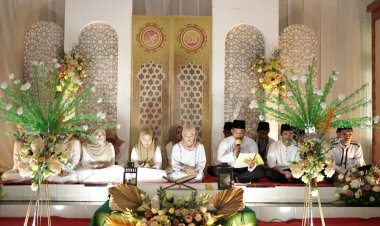 Mahasiswa FIKOM UIR Kompak Khatam Al-Quran sekaligus Gema Dzikir Bersama